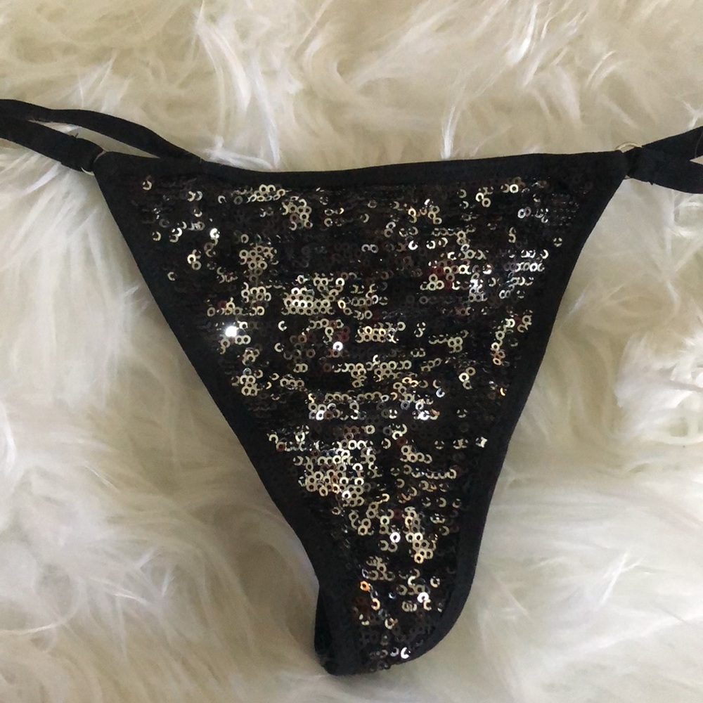 Beautiful sequins one size black Victorias Secret V-String no tag never worn